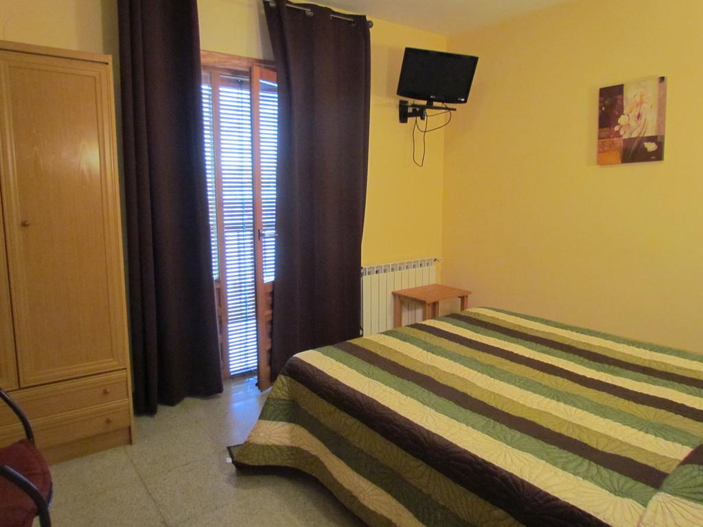 Hostal Las Rumbas Nuévalos Quarto foto